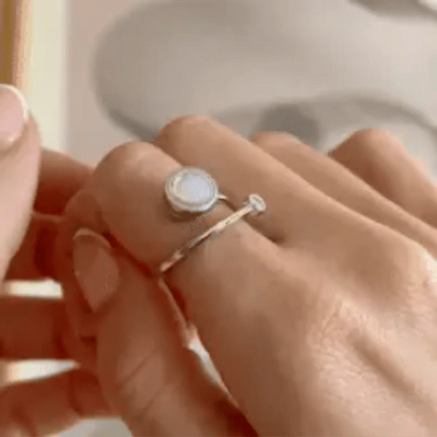 "PEARL STONE" SPINNER RING